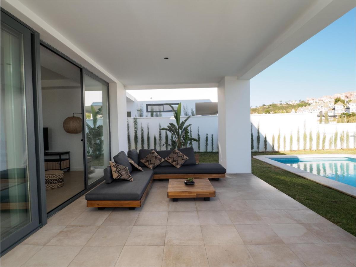 Villa Moderne Proche De La Mer Манилва Экстерьер фото