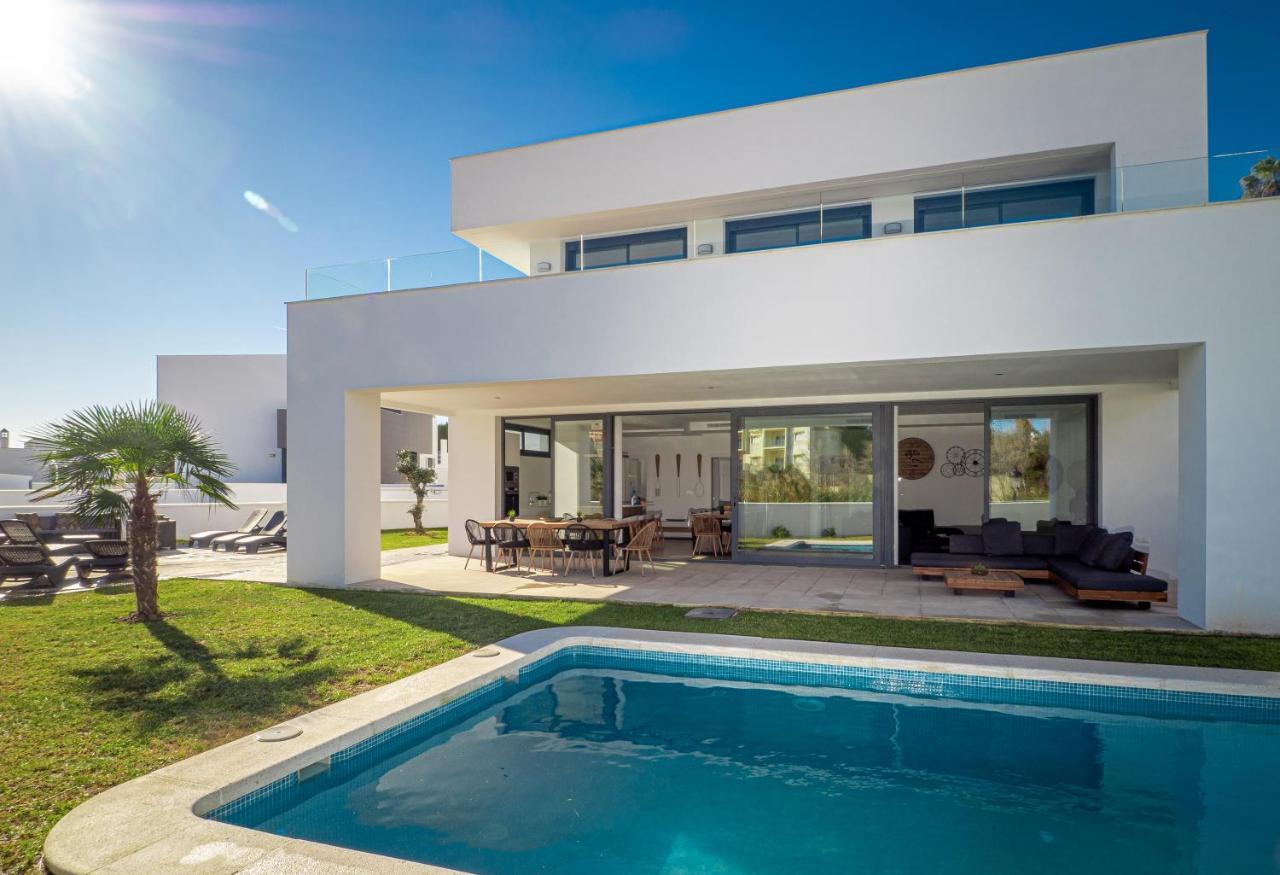 Villa Moderne Proche De La Mer Манилва Экстерьер фото