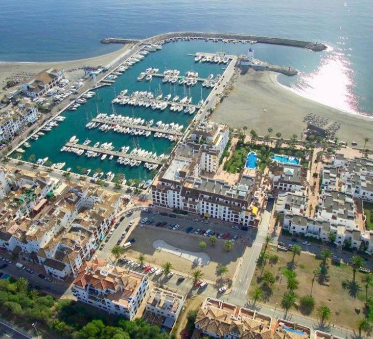 Villa Moderne Proche De La Mer Манилва Экстерьер фото