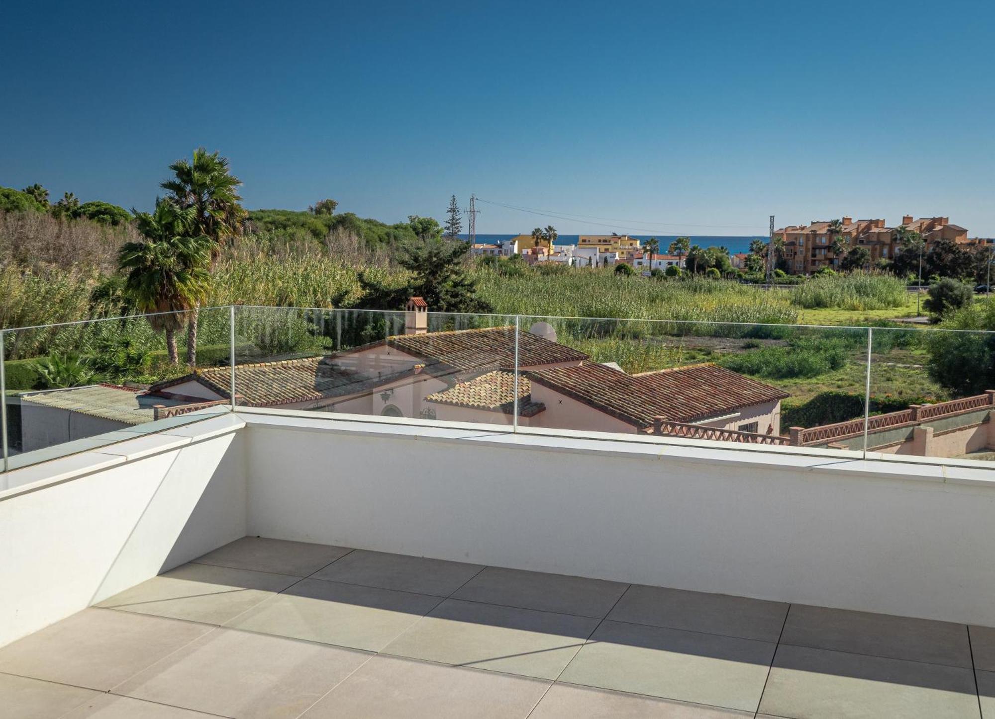 Villa Moderne Proche De La Mer Манилва Экстерьер фото